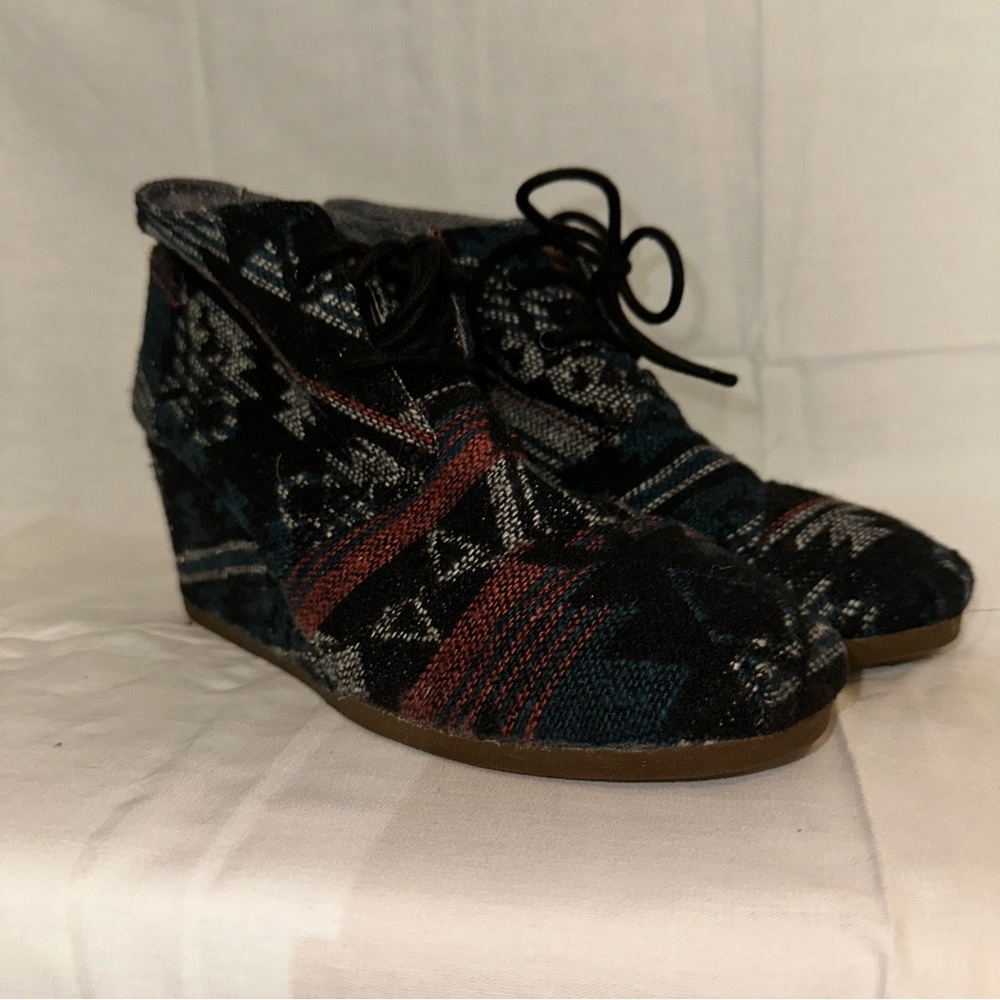 Tom's Jaquard Desert Aztec Wedges